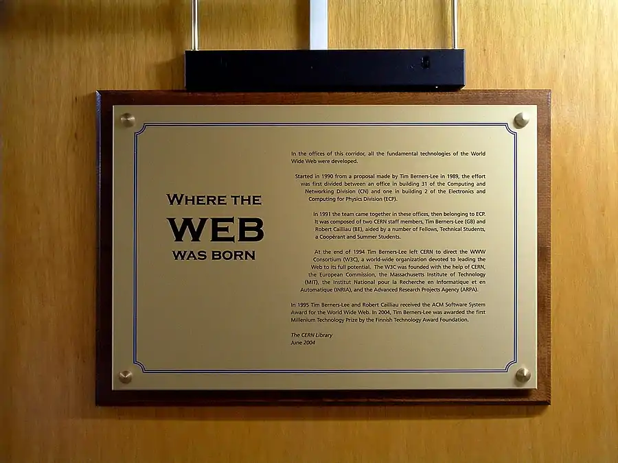 « Where the WEB was born », plaque comémorative du CERN 2004